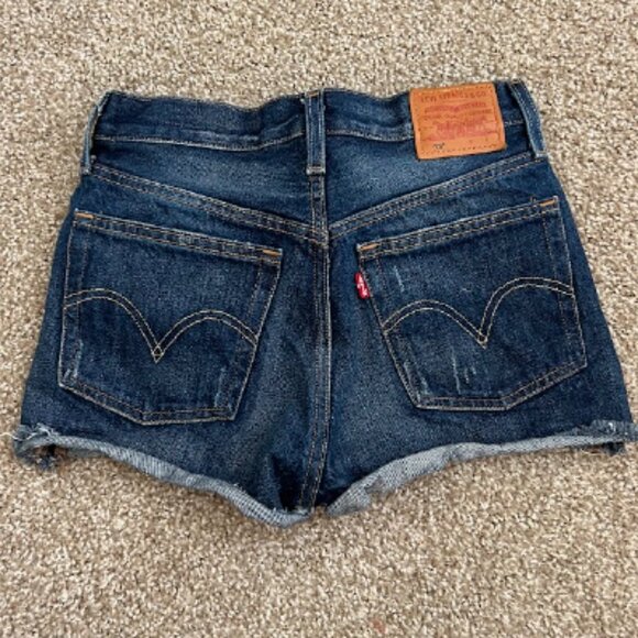 501® Levi's Denim Shorts - Picture 4 of 5